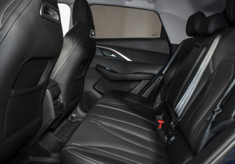 Подержанный автомобиль Omoda C5 2023 года (12 фото)