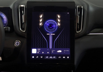 Новый Hongqi HS3 2025 (11 фото)