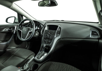 Подержанный автомобиль Opel Astra Hatchback 2015 года (9 фото)