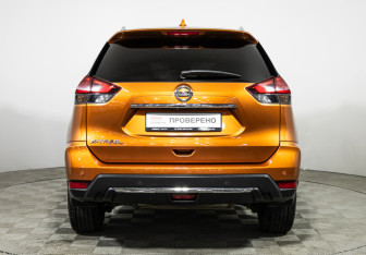 Подержанный автомобиль Nissan X-Trail 2018 года (6 фото)