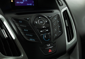 Подержанный автомобиль Ford Focus Wagon 2012 года (15 фото)