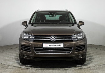 Подержанный автомобиль Volkswagen Touareg 2013 года (2 фото)