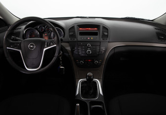 Подержанный автомобиль Opel Insignia Liftback 2011 года (9 фото)