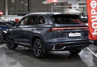 Подержанный автомобиль Geely Monjaro 2024 года (11 фото)