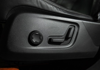 Подержанный автомобиль Volvo XC40 2018 года (16 фото)