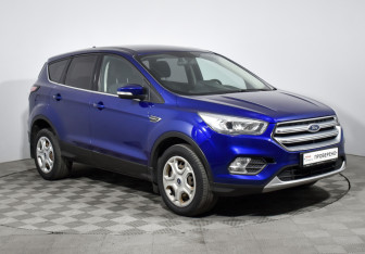 Подержанный автомобиль Ford Kuga 2017 года (3 фото)