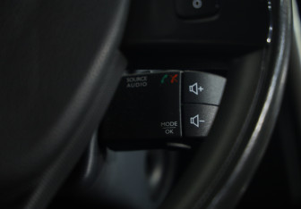 Подержанный автомобиль Renault Sandero 2016 года (12 фото)