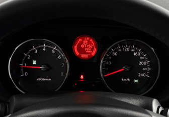 Подержанный автомобиль Nissan Qashqai 2009 года (17 фото)