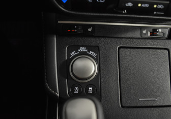 Подержанный автомобиль Lexus ES 2016 года (19 фото)