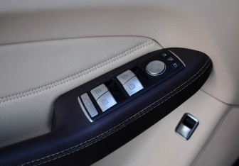 Подержанный автомобиль Mercedes-Benz GLE 2017 года (21 фото)