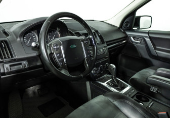 Подержанный автомобиль Land Rover Freelander 2014 года (11 фото)