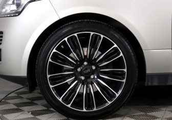 Подержанный автомобиль Land Rover Range Rover 2016 года (28 фото)