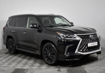 Подержанный автомобиль Lexus LX 2015 года (3 фото)