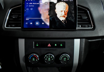 Подержанный автомобиль УАЗ Patriot 2016 года (14 фото)