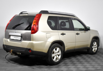 Подержанный автомобиль Nissan X-Trail 2008 года (5 фото)