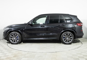 Подержанный автомобиль BMW X5 2019 года (8 фото)