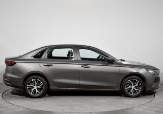 Подержанный автомобиль Geely Emgrand 2024 года (4 фото)