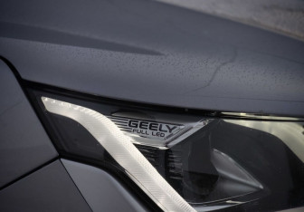 Подержанный автомобиль Geely Coolray 2023 года (16 фото)