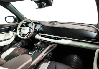 Подержанный автомобиль Geely Monjaro 2023 года (9 фото)