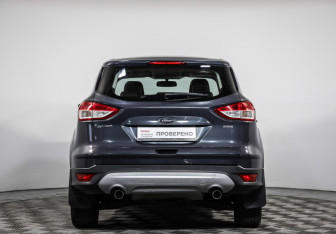 Подержанный автомобиль Ford Kuga 2014 года (6 фото)