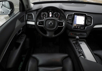 Подержанный автомобиль Volvo XC90 2015 года (13 фото)
