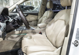 Подержанный автомобиль Audi Q7 2018 года (17 фото)