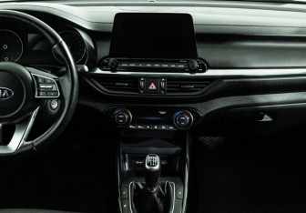 Подержанный автомобиль Kia Cerato Sedan 2019 года (14 фото)