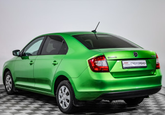 Подержанный автомобиль Skoda Rapid Liftback 2018 года (7 фото)