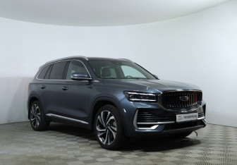 Подержанный автомобиль Geely Monjaro 2024 года (3 фото)