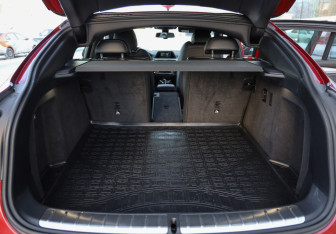 Подержанный автомобиль BMW X4 2018 года (33 фото)