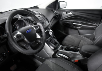 Подержанный автомобиль Ford Kuga 2013 года (9 фото)