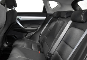 Подержанный автомобиль Geely Coolray 2023 года (12 фото)