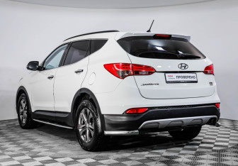 Подержанный автомобиль Hyundai Santa Fe 2014 года (7 фото)