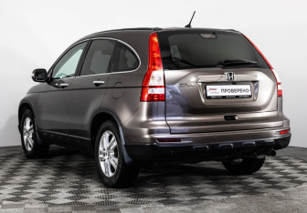 Подержанный автомобиль Honda CR-V 2011 года (7 фото)