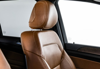 Подержанный автомобиль Mercedes-Benz GLE 2015 года (30 фото)