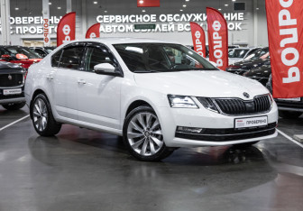 Подержанный автомобиль Skoda Octavia Liftback 2018 года (5 фото)