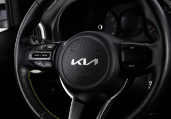 Подержанный автомобиль Kia Picanto 2022 года (12 фото)