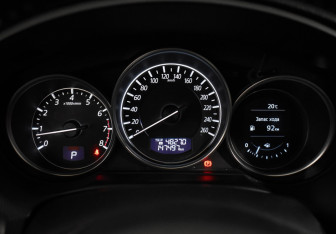 Подержанный автомобиль Mazda CX-5 2016 года (15 фото)