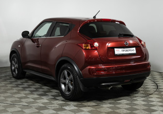 Подержанный автомобиль Nissan Juke 2012 года (7 фото)