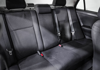 Подержанный автомобиль Toyota Corolla Sedan 2006 года (21 фото)