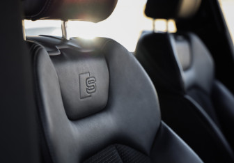 Подержанный автомобиль Audi Q8 2019 года (26 фото)