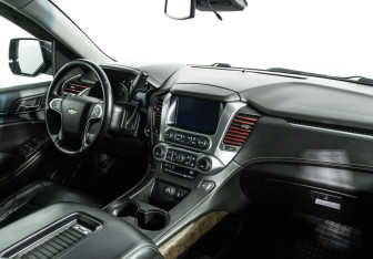 Подержанный автомобиль Chevrolet Tahoe 2016 года (8 фото)