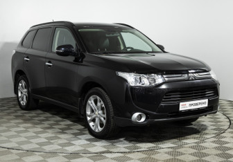 Подержанный автомобиль Mitsubishi Outlander 2013 года (3 фото)