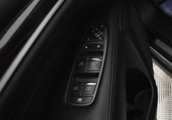 Подержанный автомобиль Infiniti JX 2013 года (20 фото)