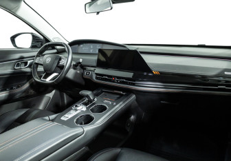 Подержанный автомобиль Changan UNI-K 2023 года (9 фото)