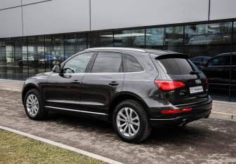 Подержанный автомобиль Audi Q5 2014 года (6 фото)