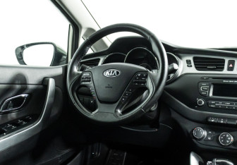 Подержанный автомобиль Kia Ceed Wagon 2012 года (16 фото)