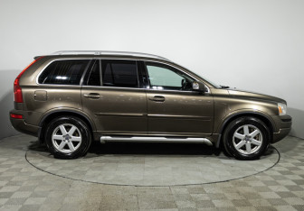 Подержанный автомобиль Volvo XC90 2012 года (4 фото)