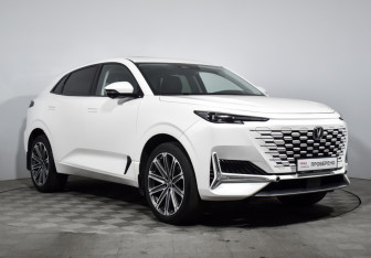 Подержанный автомобиль Changan UNI-K 2022 года (3 фото)
