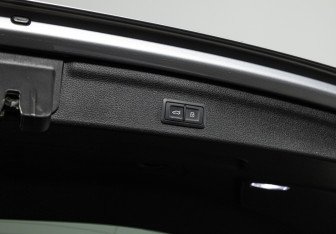 Подержанный автомобиль Audi Q3 2019 года (22 фото)